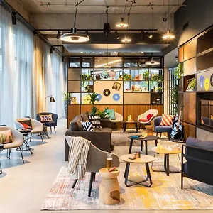 Moxy Berlin Airport Шёнефельд